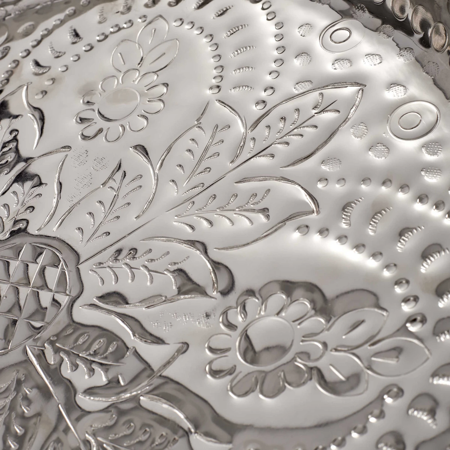 Deko-Teller Floral Ø37cm ORIENTAL LOUNGE in Silber Deko-Teller Floral Ø37cm ORIENTAL LOUNGE In Silber -Butlers butlers deko teller floral o37cm oriental lounge in silber 2