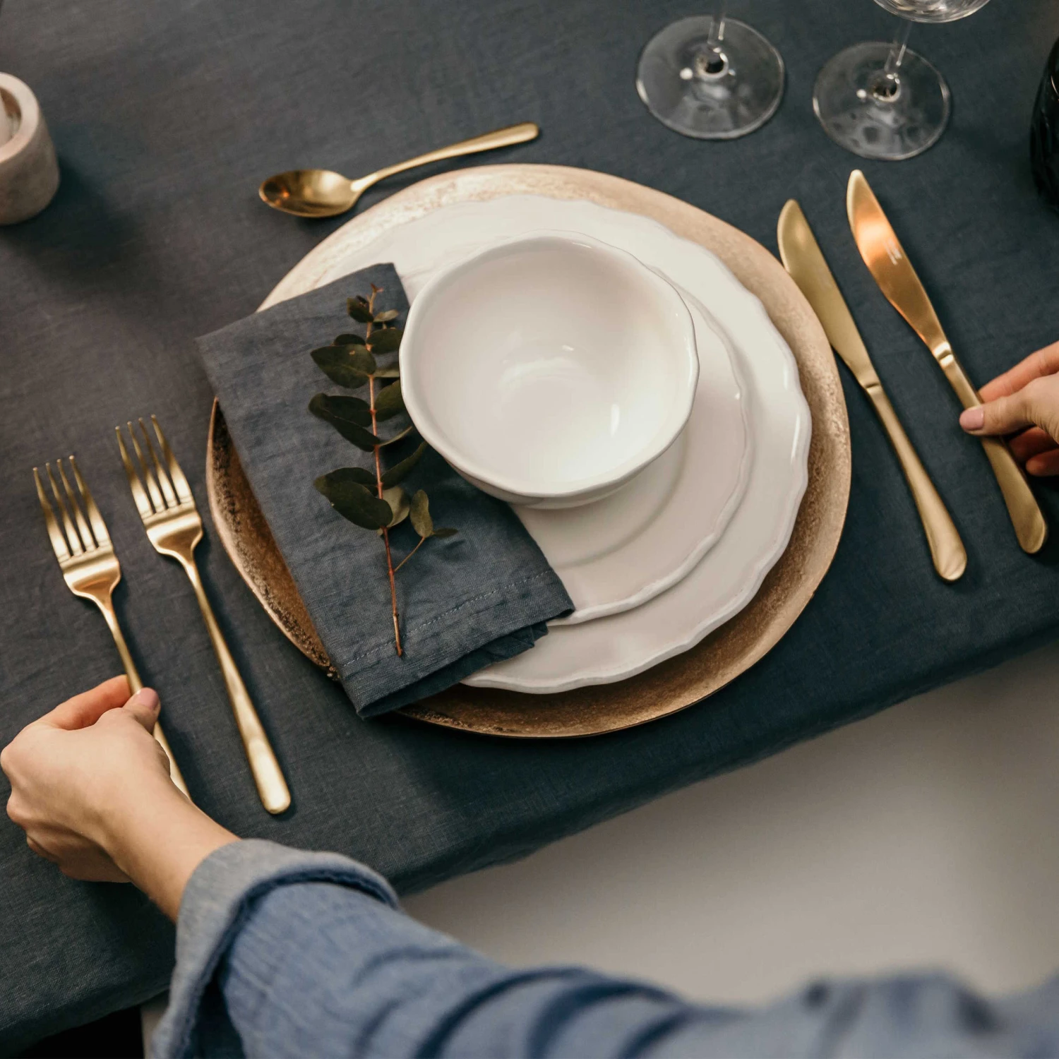 Deko-Teller organisch Ø32cm BANQUET in Gold Deko-Teller Organisch Ø32cm BANQUET In Gold -Butlers butlers deko teller organisch o32cm banquet in gold 3