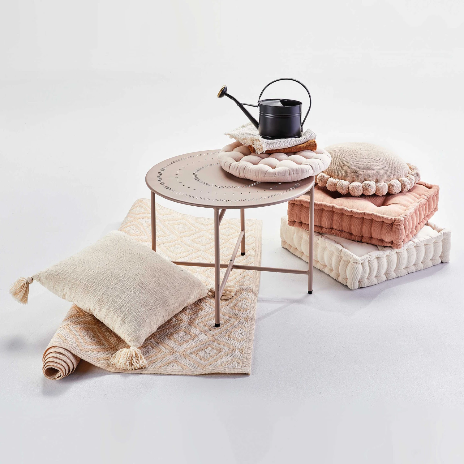 Gartentisch mit Stanzung ASHLEY in Beige Gartentisch Mit Stanzung ASHLEY In Beige -Butlers butlers gartentisch mit stanzung ashley in beige 1