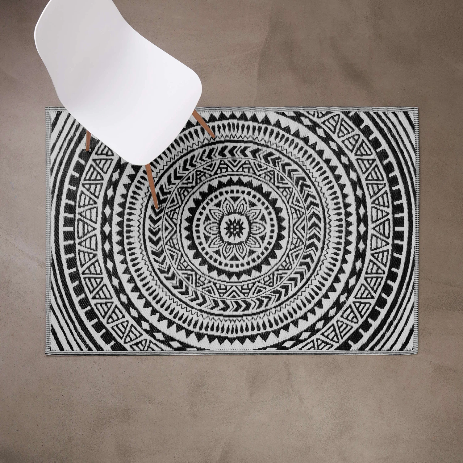 In- & Outdoor-Teppich Circles L 180 x B 118cm COLOUR CLASH in Schwarz-Weiß In- & Outdoor-Teppich Circles L 180 X B 118cm COLOUR CLASH In Schwarz-Weiß -Butlers butlers in and outdoor teppich circles l 180 x b 118cm colour clash in schwarz weiss 1