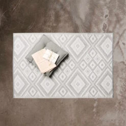 In- & Outdoor-Teppich Ethno L 150 X B 90cm COLOUR CLASH In Grau 5 In- & Outdoor-Teppich Ethno L 150 X B 90cm COLOUR CLASH In Grau -Butlers butlers in and outdoor teppich ethno l 150 x b 90cm colour clash in grau 3