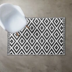 In- & Outdoor-Teppich Ethno Rauten L 180 X B 118cm COLOUR CLASH In Schwarz-Weiß 4 In- & Outdoor-Teppich Ethno Rauten L 180 X B 118cm COLOUR CLASH In Schwarz-Weiß -Butlers butlers in and outdoor teppich ethno rauten l 180 x b 118cm colour clash in schwarz weiss 2