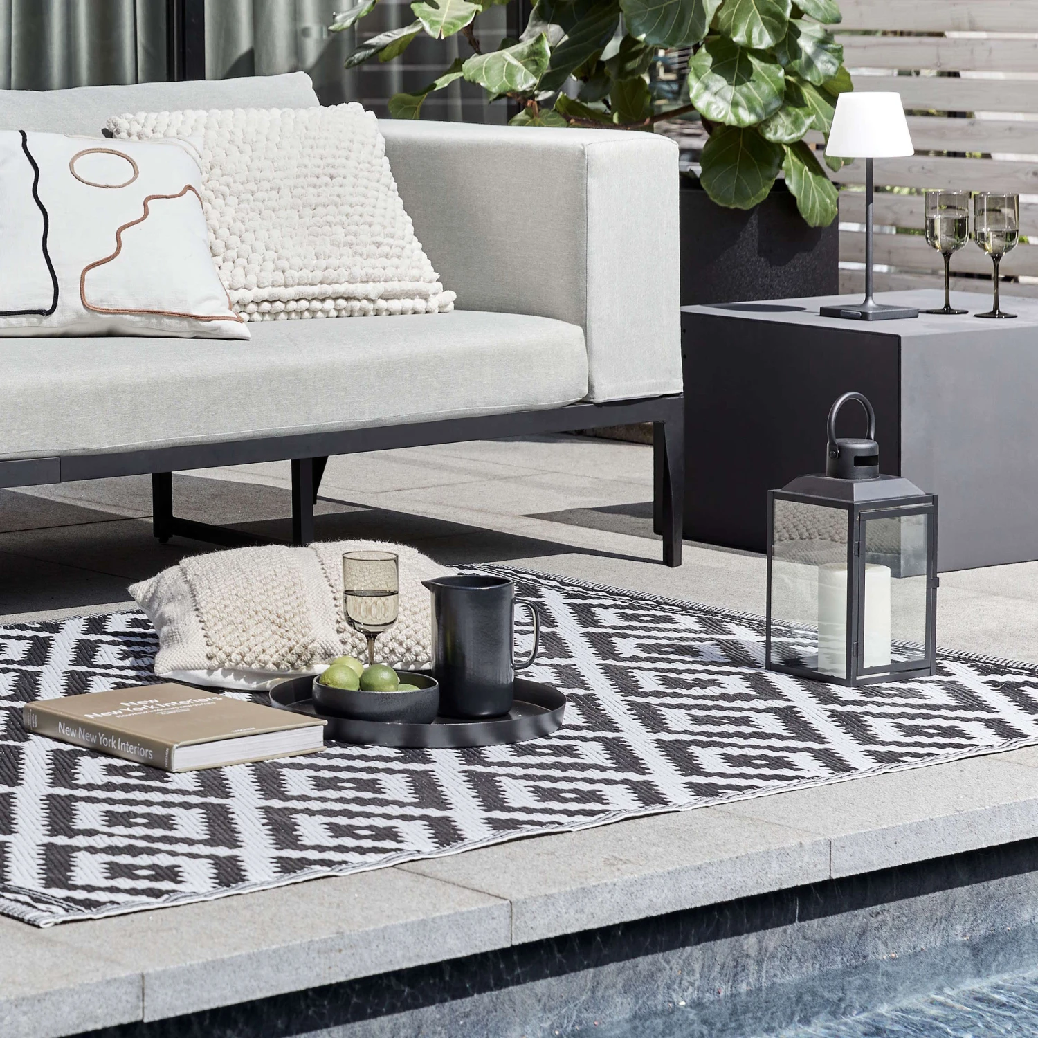 In- & Outdoor-Teppich Ethno/Rauten L 200 x B 150cm COLOUR CLASH in Schwarz-Weiß In- & Outdoor-Teppich Ethno/Rauten L 200 X B 150cm COLOUR CLASH In Schwarz-Weiß -Butlers butlers in and outdoor teppich ethno rauten l 200 x b 150cm colour clash in schwarz weiss 1