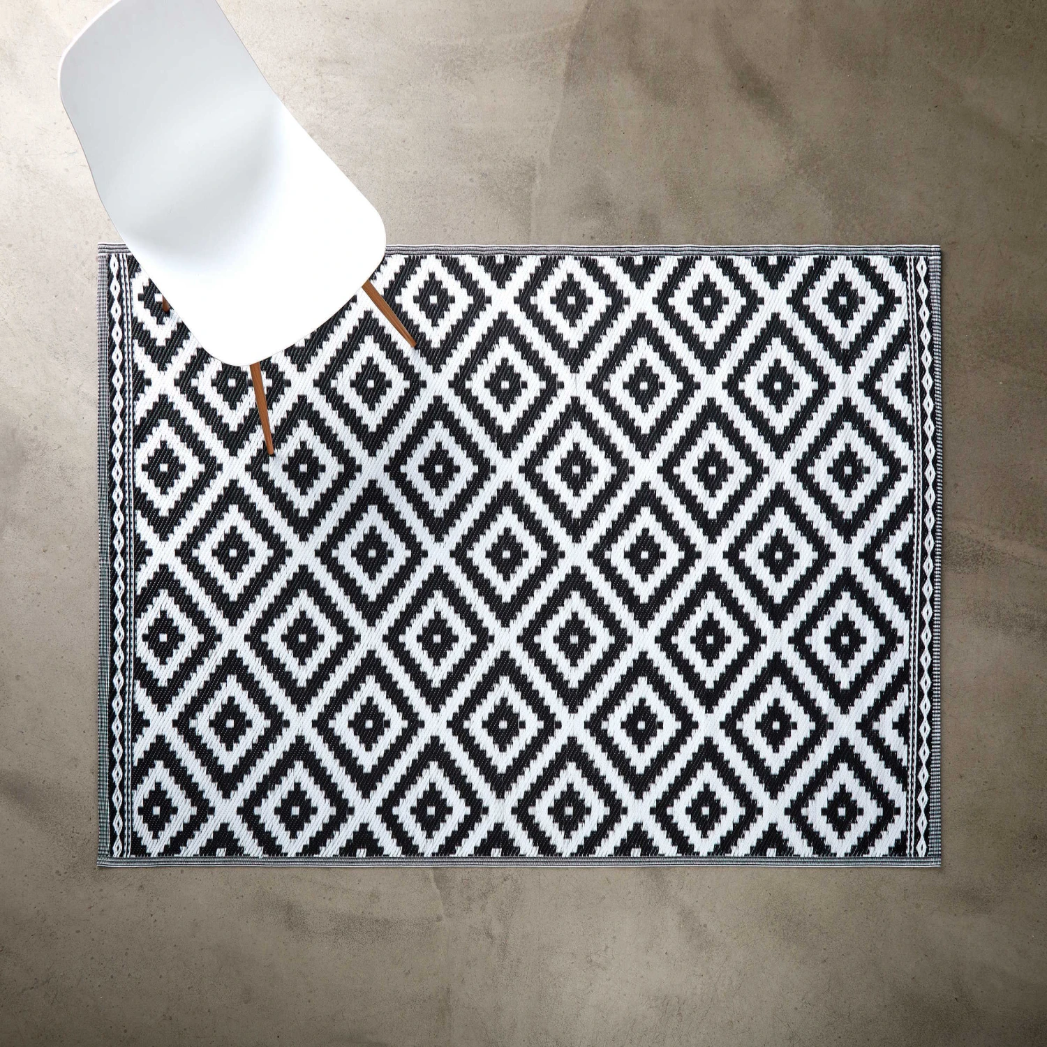 In- & Outdoor-Teppich Ethno/Rauten L 200 x B 150cm COLOUR CLASH in Schwarz-Weiß In- & Outdoor-Teppich Ethno/Rauten L 200 X B 150cm COLOUR CLASH In Schwarz-Weiß -Butlers butlers in and outdoor teppich ethno rauten l 200 x b 150cm colour clash in schwarz weiss 2