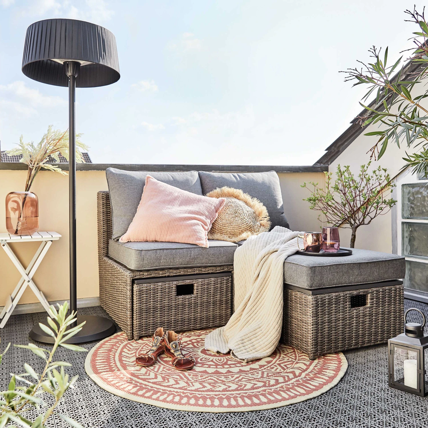 In- & Outdoor-Teppich Ø118cm COLOUR CLASH in Hellrot-Creme In- & Outdoor-Teppich Ø118cm COLOUR CLASH In Hellrot-Creme -Butlers butlers in and outdoor teppich o118cm colour clash in hellrot creme 7