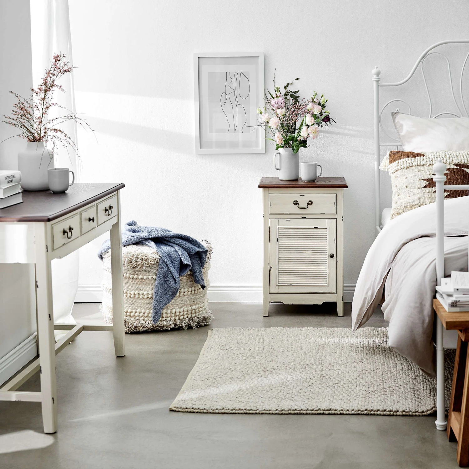 Konsolentisch mit 3 Schubladen CABOTT COVE in Creme-Braun Konsolentisch Mit 3 Schubladen CABOTT COVE In Creme-Braun -Butlers butlers konsolentisch mit 3 schubladen cabott cove in creme braun 13