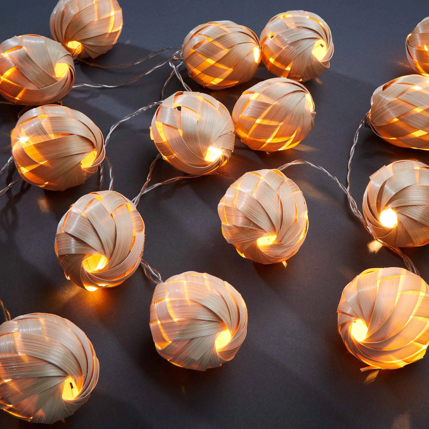 LED-Lichterkette 20 Bambuslichter mit USB-Batteriefach BONDI LIGHTS in Natur LED-Lichterkette 20 Bambuslichter Mit USB-Batteriefach BONDI LIGHTS In Natur -Butlers butlers led lichterkette 20 bambuslichter mit usb batteriefach bondi lights in natur