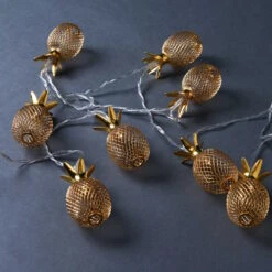 LED-Lichterkette Ananas 10 Lichter Mit USB-Batteriefach MIAMI In Gold 6 LED-Lichterkette Ananas 10 Lichter Mit USB-Batteriefach MIAMI In Gold -Butlers butlers led lichterkette ananas 10 lichter mit usb batteriefach miami in gold 4