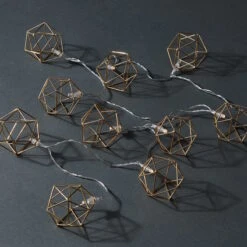 LED-Lichterkette Würfel 10 Lichter Mit USB-Batteriefach GEOMETRICS In Gold 6 LED-Lichterkette Würfel 10 Lichter Mit USB-Batteriefach GEOMETRICS In Gold -Butlers butlers led lichterkette wurfel 10 lichter mit usb batteriefach geometrics in gold 4