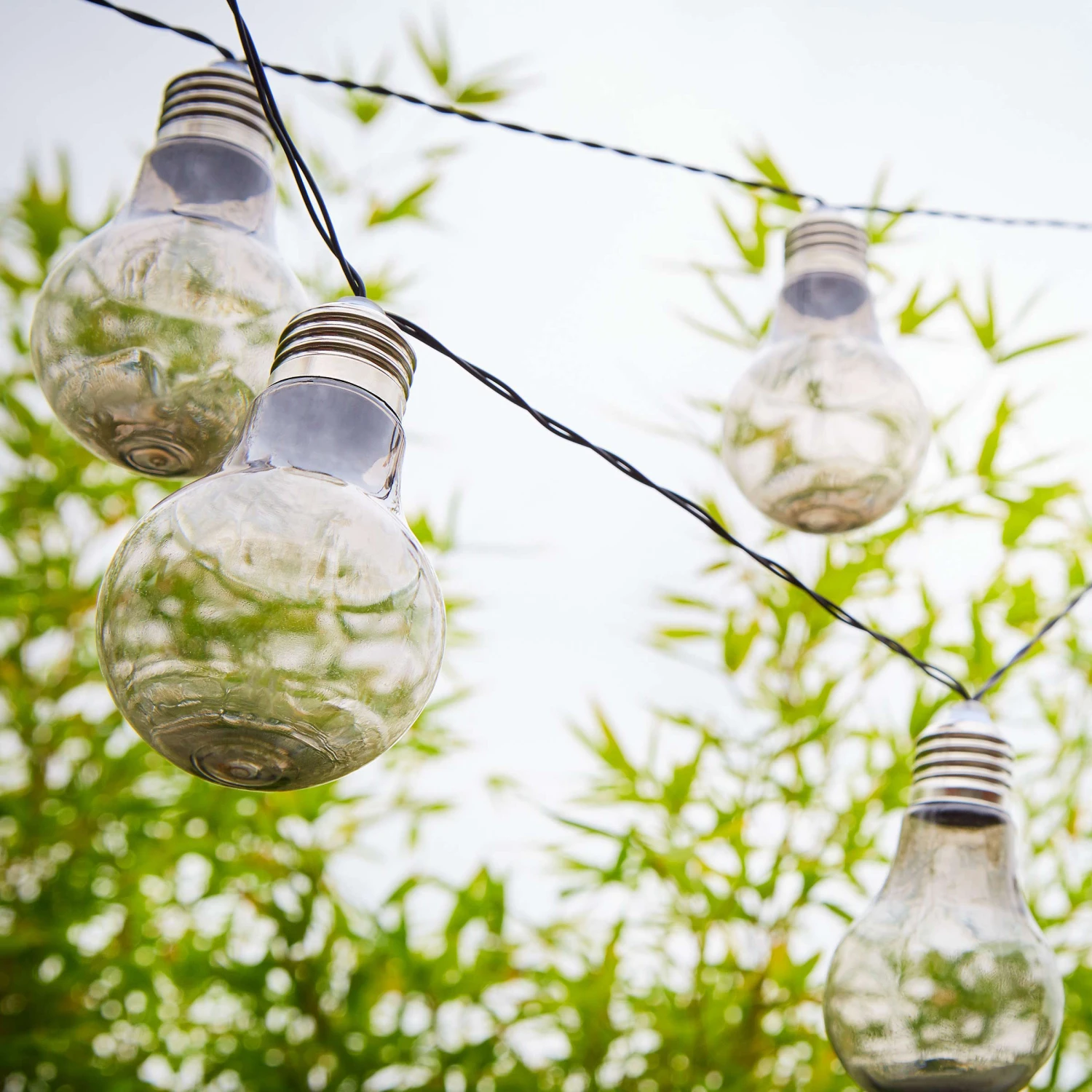 Lichterkette Solar mit 10 Glühbirnen SUNLIGHT in Grau Lichterkette Solar Mit 10 Glühbirnen SUNLIGHT In Grau -Butlers butlers lichterkette solar mit 10 gluhbirnen sunlight in grau 1