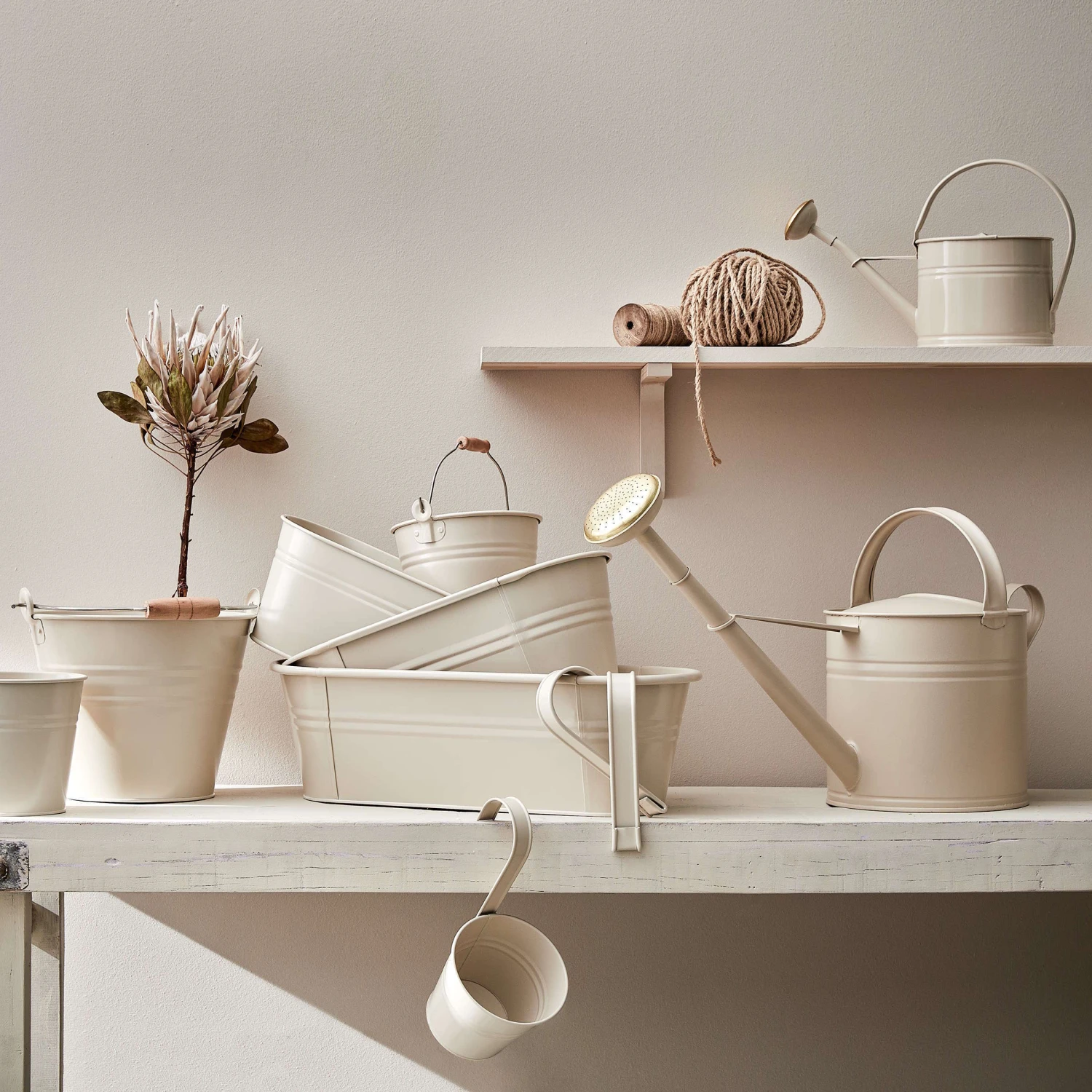 Mini-Gießkanne 1,5l ZINC in Beige Mini-Gießkanne 1,5l ZINC In Beige -Butlers butlers mini giesskanne 1 5l zinc in beige 1