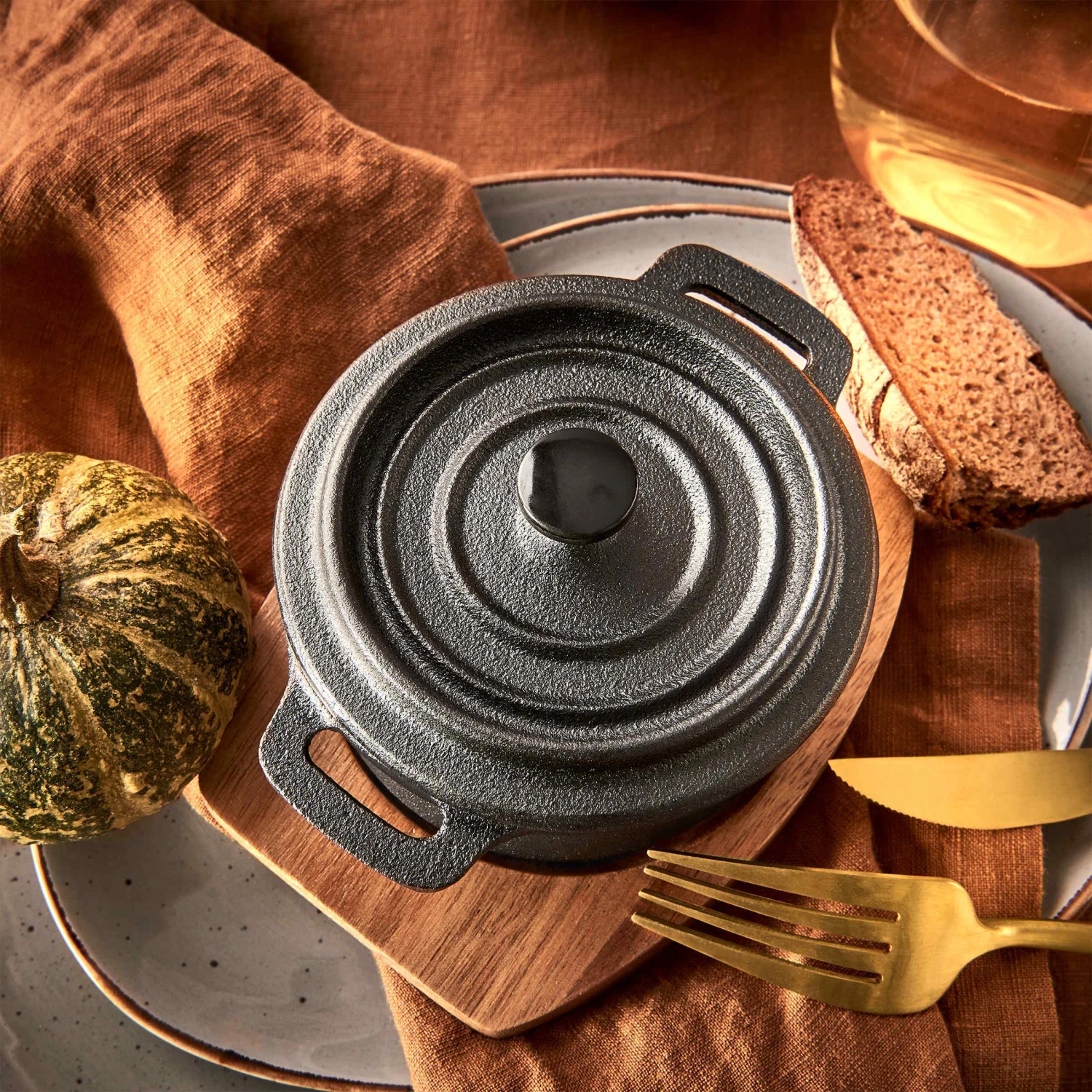 Mini-Serviertopf mit Holzuntersetzer L 14 x B 11cm HOT IRON in Schwarz Mini-Serviertopf Mit Holzuntersetzer L 14 X B 11cm HOT IRON In Schwarz -Butlers butlers mini serviertopf mit holzuntersetzer l 14 x b 11cm hot iron in schwarz 5