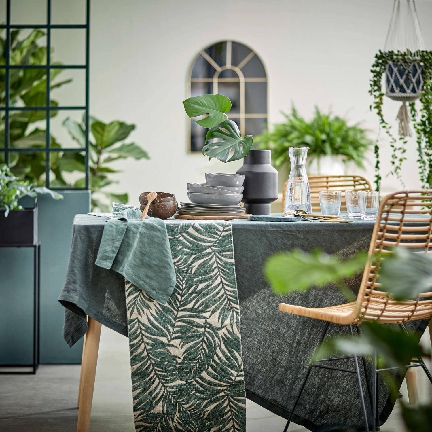 Tischdecke L 250 x B 160cm RIGA in Dunkelgrün Tischdecke L 250 X B 160cm RIGA In Dunkelgrün -Butlers butlers tischdecke l 250 x b 160cm riga in dunkelgrun 1